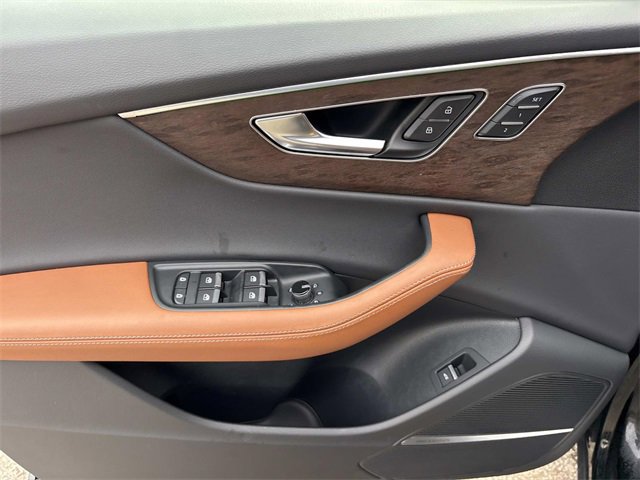 Used 2025 Audi Q8 Prestige image 24