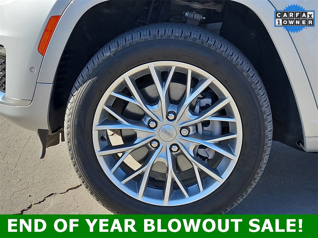 Used 2024 Jeep Grand Cherokee L Summit w/ Luxury Tech Group V image 9