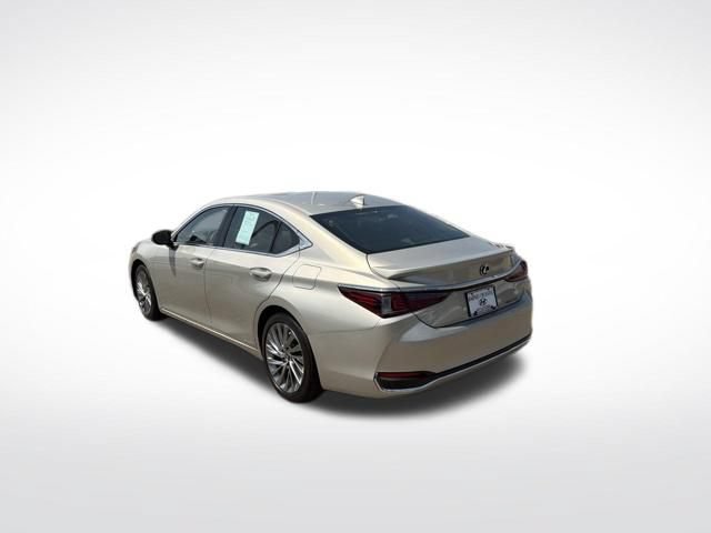 Used 2022 Lexus ES 300h Ultra Luxury w/ Accessory Package 2 FWD image 5