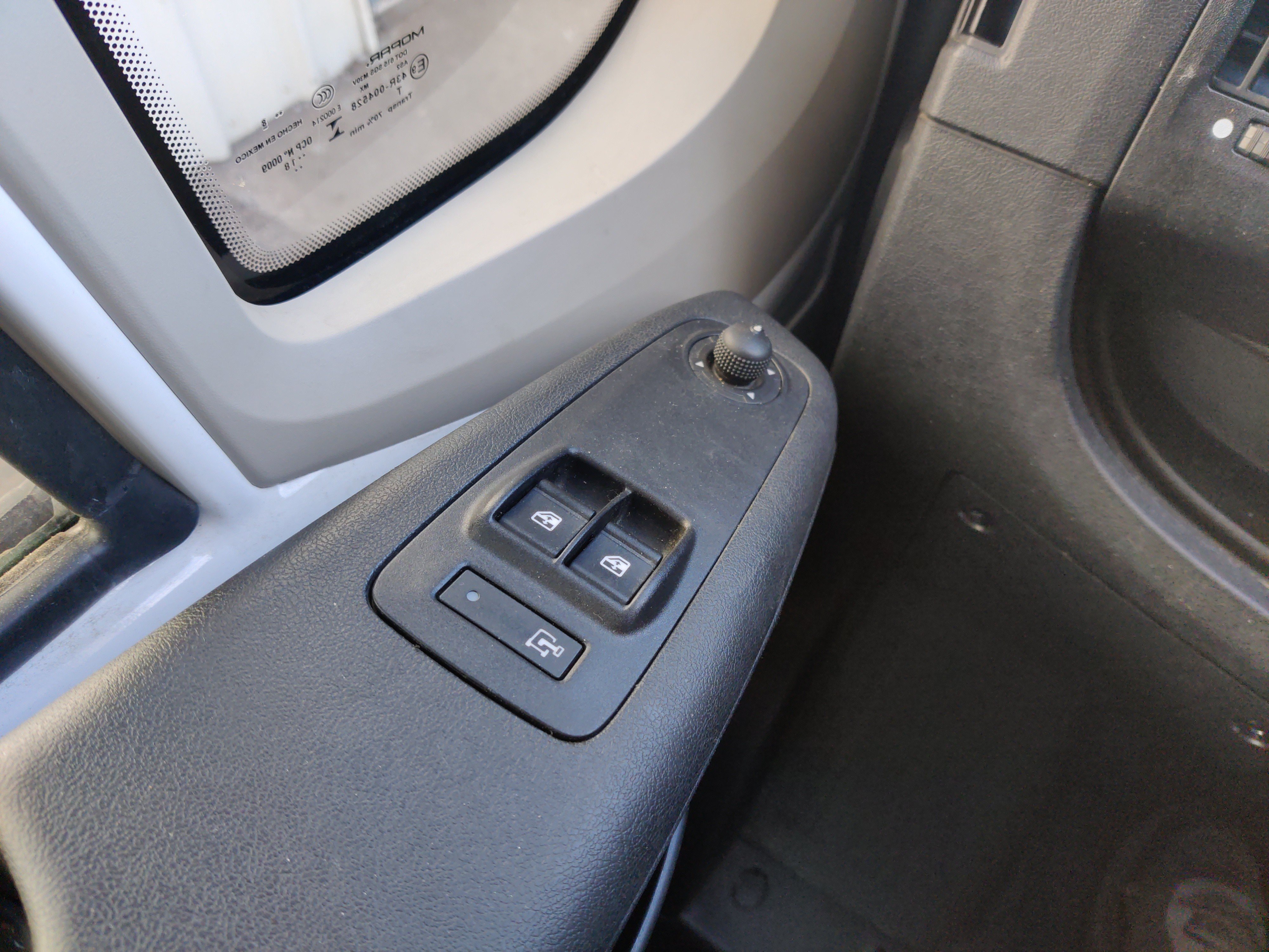 Used 2018 RAM ProMaster 2500 w/ Interior Convenience Group FWD image 24