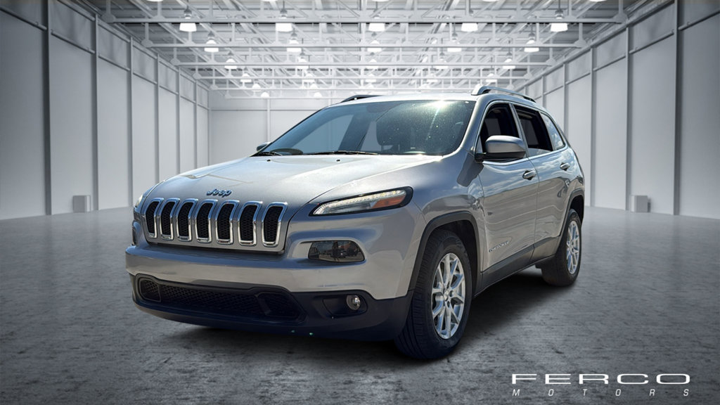 Used 2017 Jeep Cherokee Latitude w/ Comfort & Sound Group FWD image 1