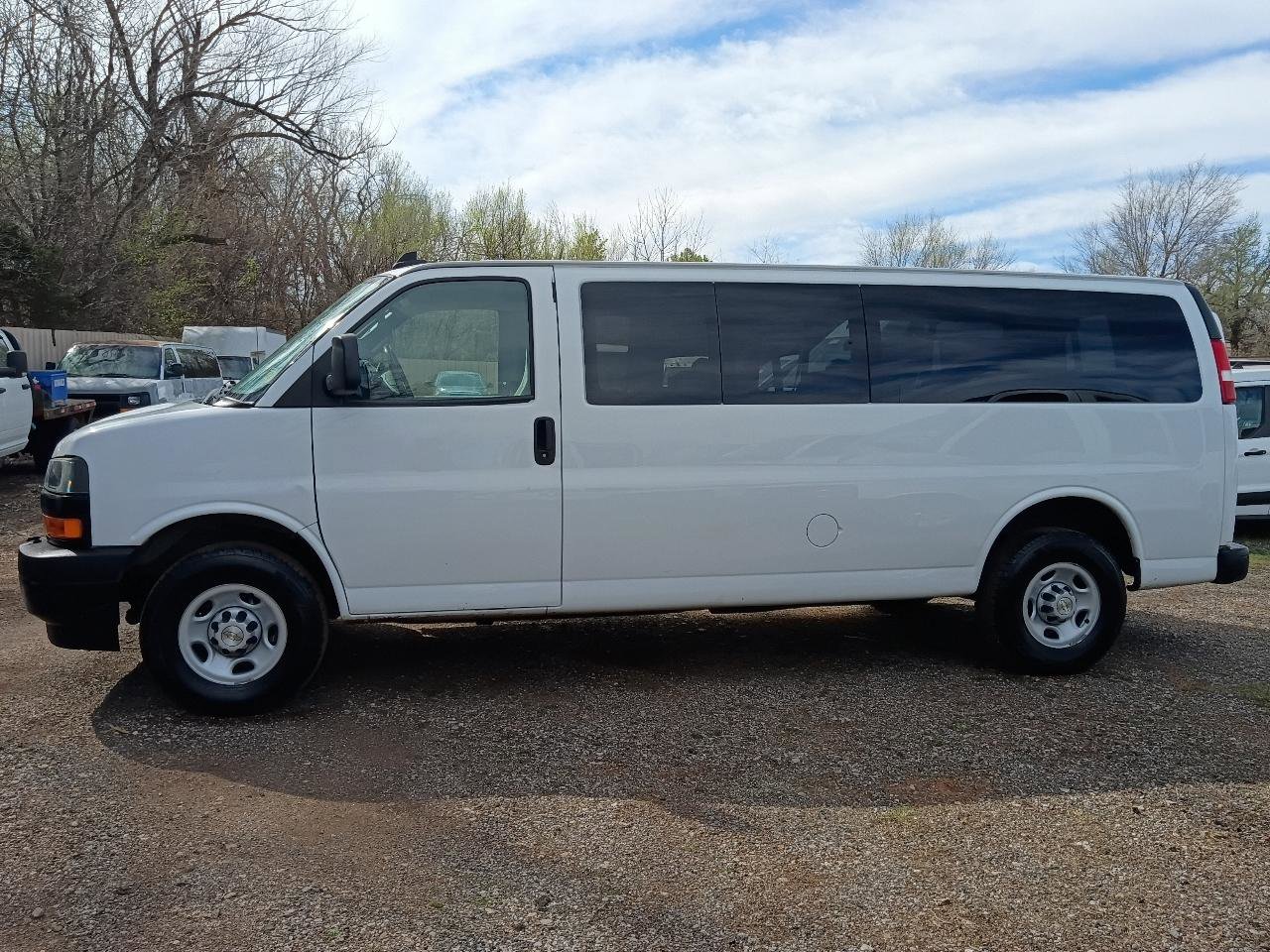 Used 2022 Chevrolet Express 3500 LS RWD image 8
