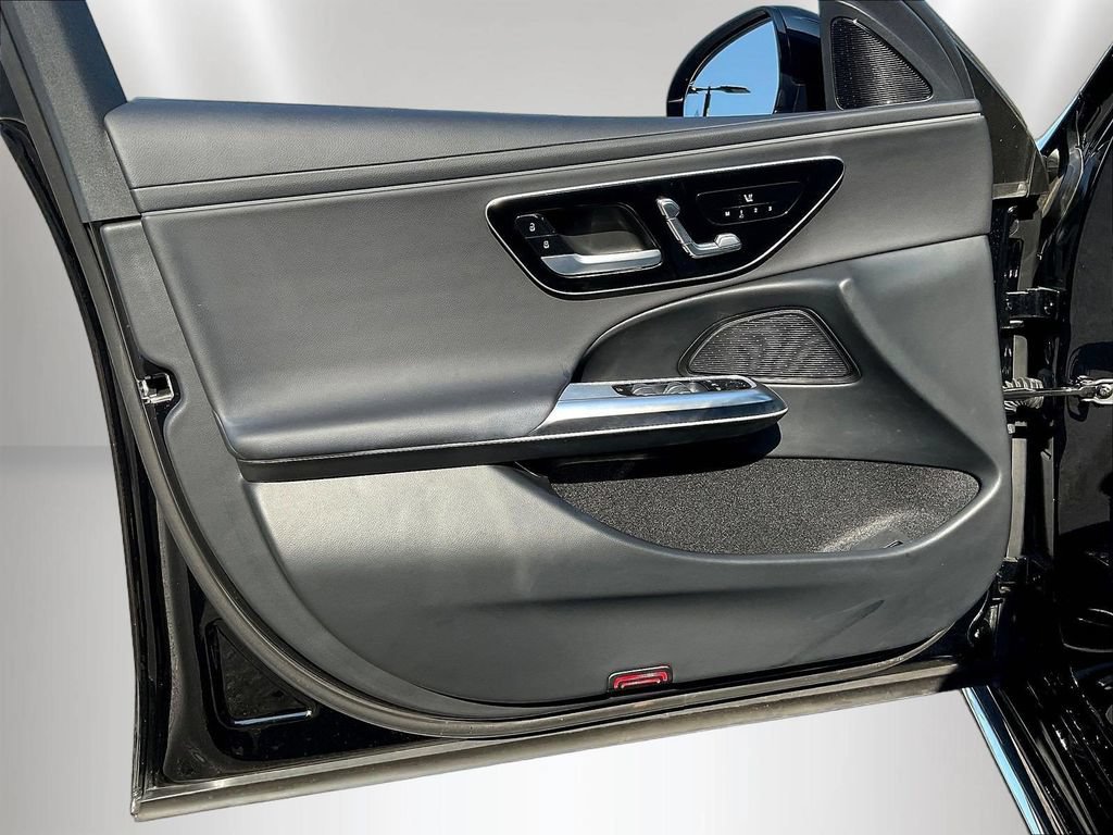 Used 2024 Mercedes-Benz E 350 4MATIC Sedan image 22