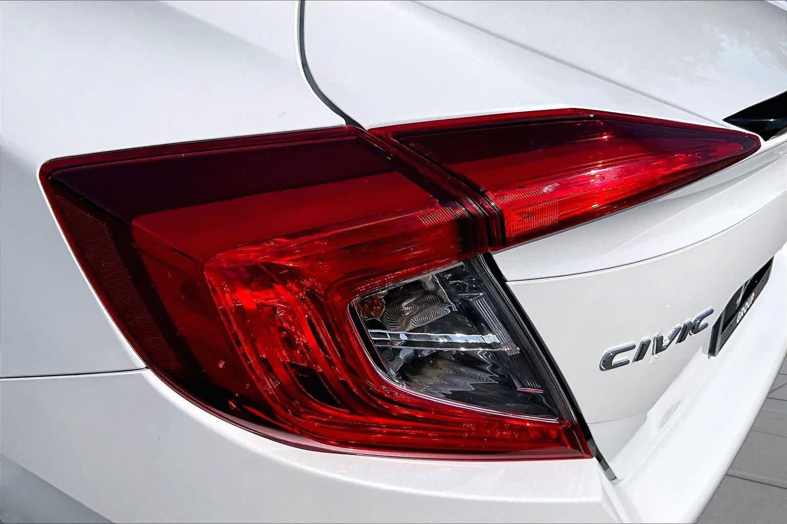 Used 2019 Honda Civic Sport image 28