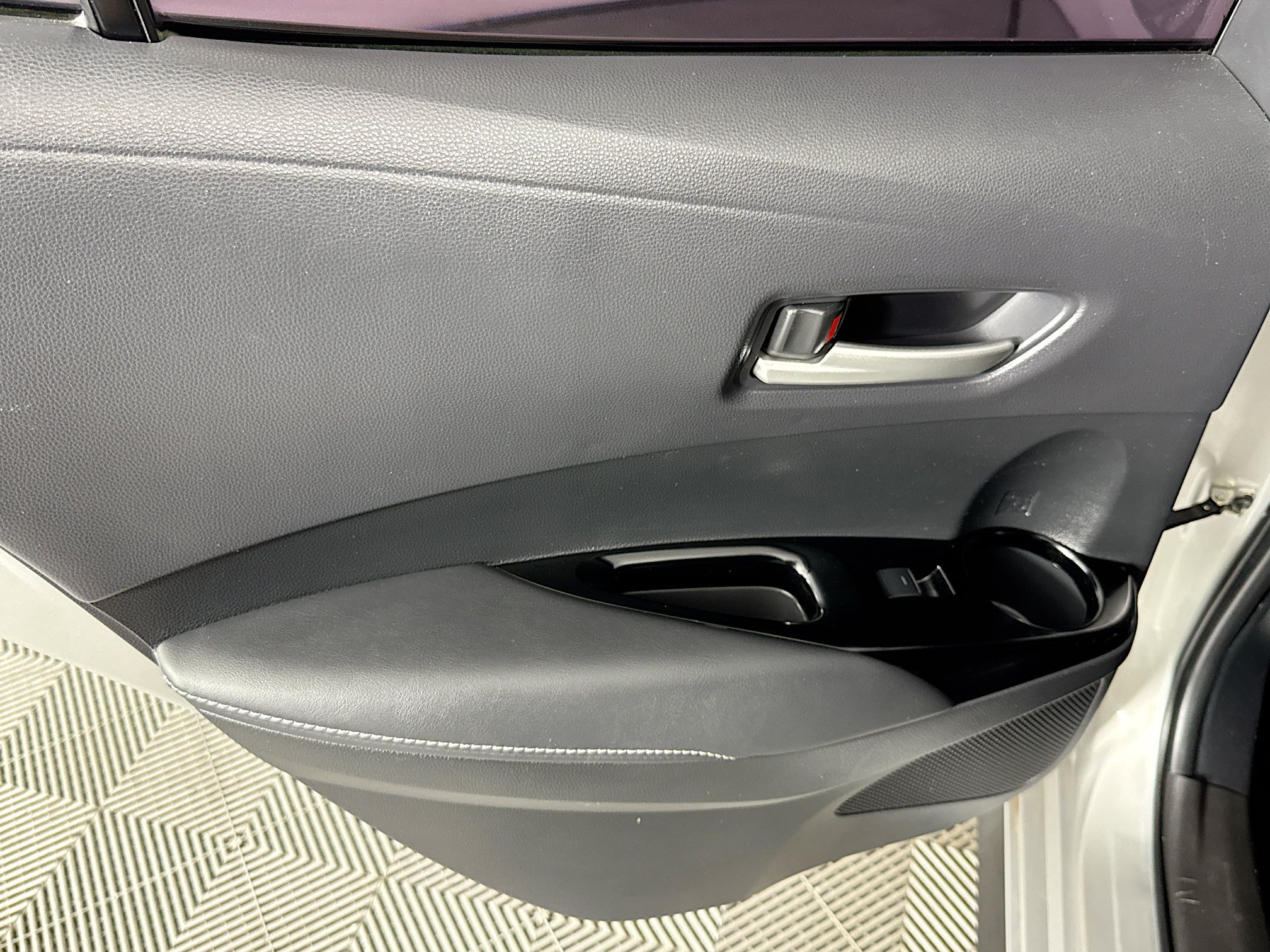 Used 2021 Toyota Corolla SE w/ Carpet Mat Package (TMS) FWD image 24
