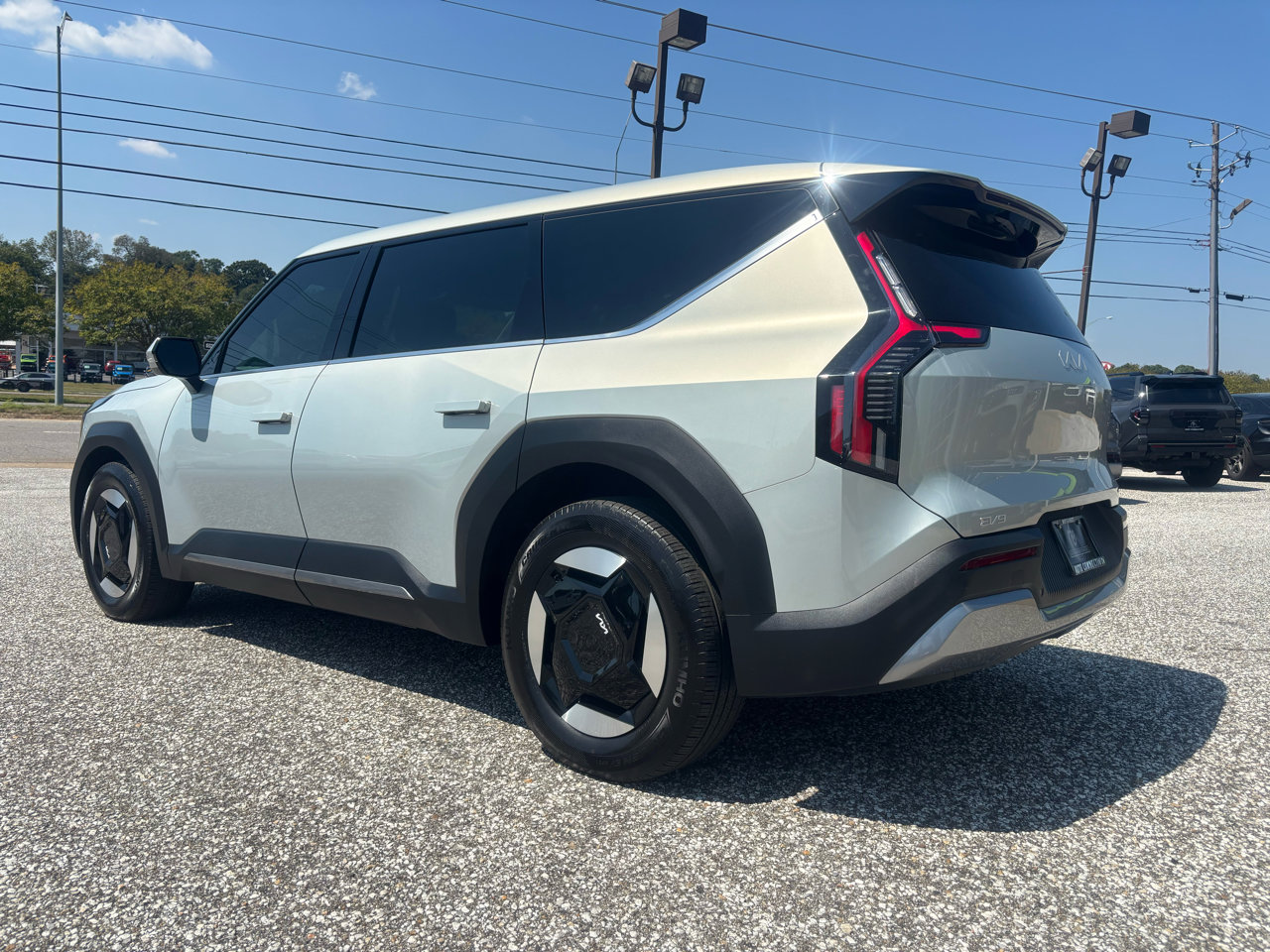 Used 2024 Kia EV9 Light Long Range image 3