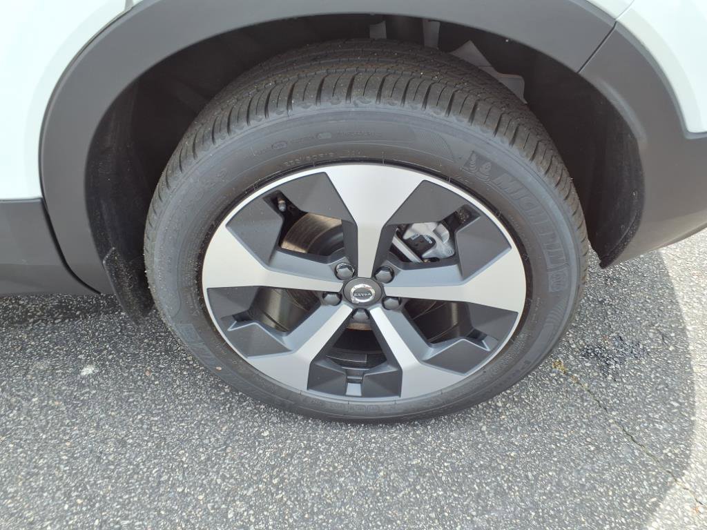 New 2025 Volvo XC40 B5 Core w/ Protection Package Premier image 11