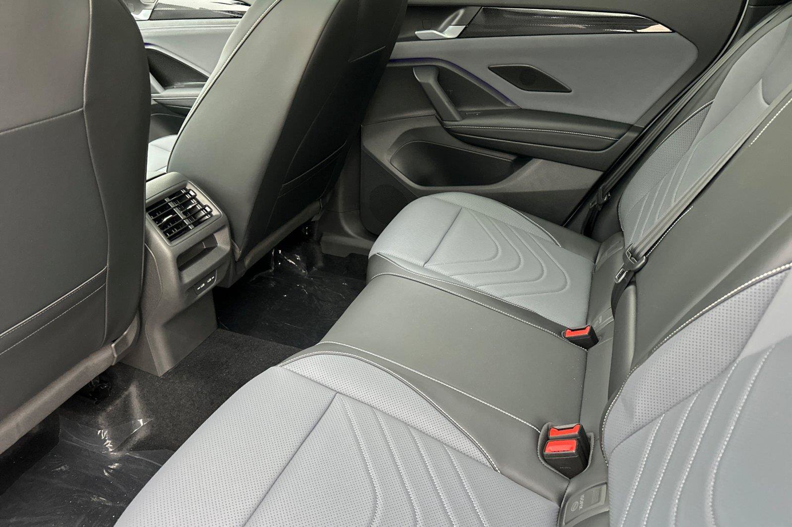 New 2026 Volkswagen Tiguan SE R-Line FWD image 11