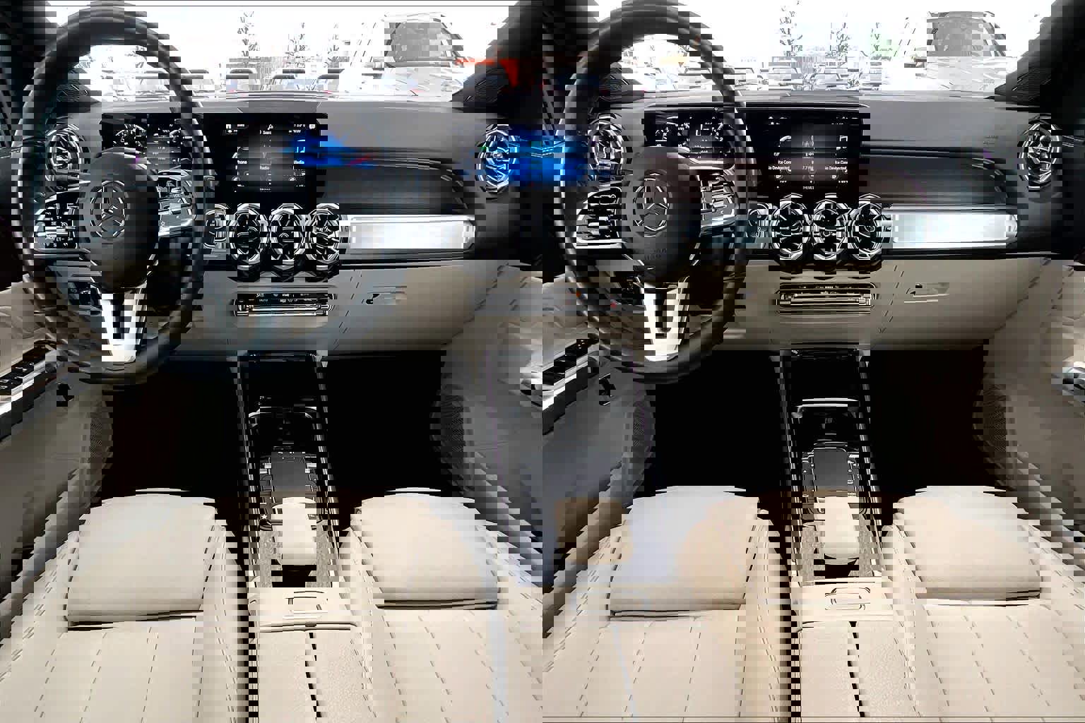 Used 2022 Mercedes-Benz GLB 250 image 16