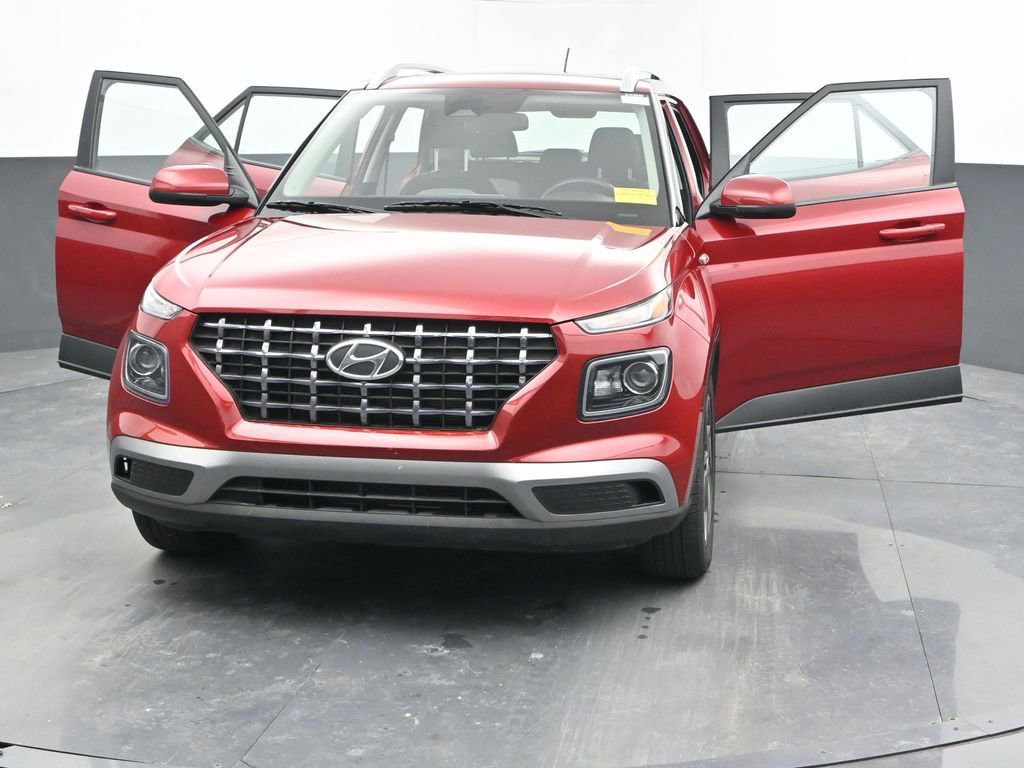 Used 2025 Hyundai Venue SEL image 70