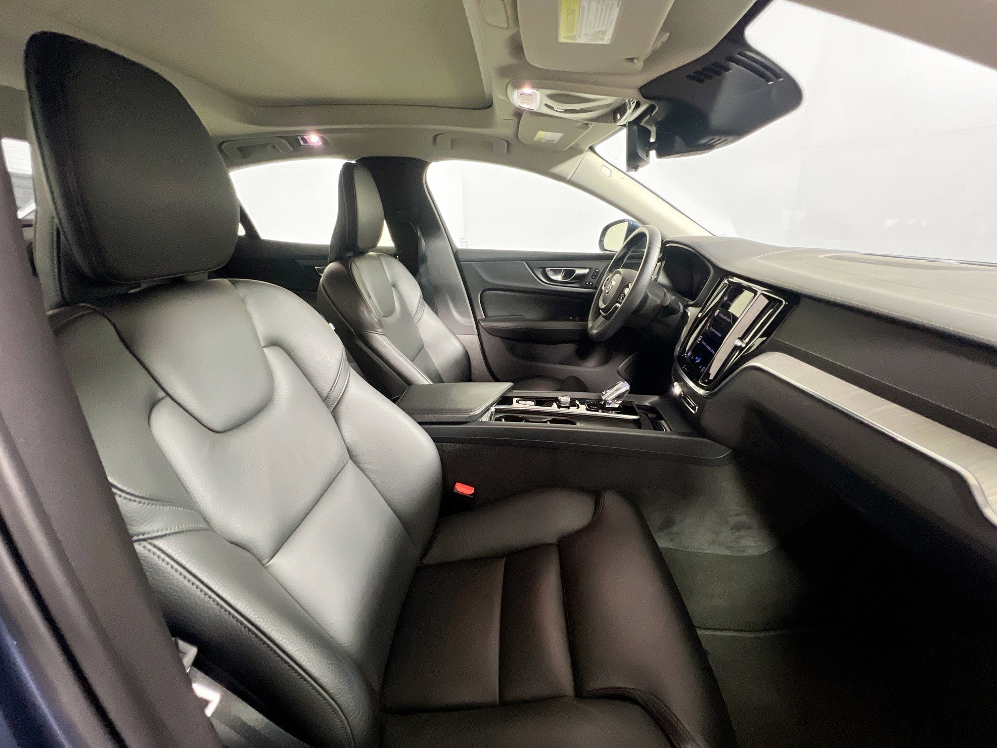 Used 2022 Volvo S60 B5 Inscription image 31