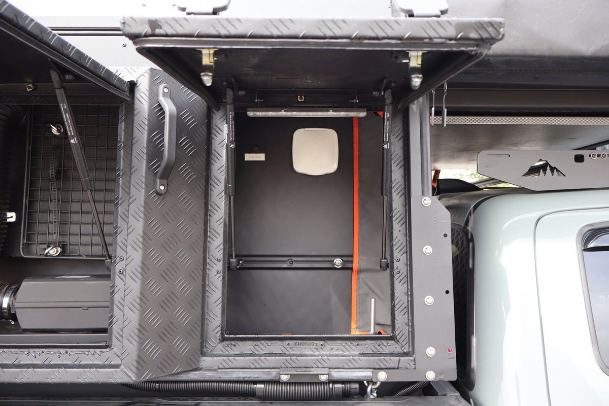 Used 2023 Toyota Tacoma TRD Off-Road w/ TRD Premium Off Road Package AWD/4WD image 19