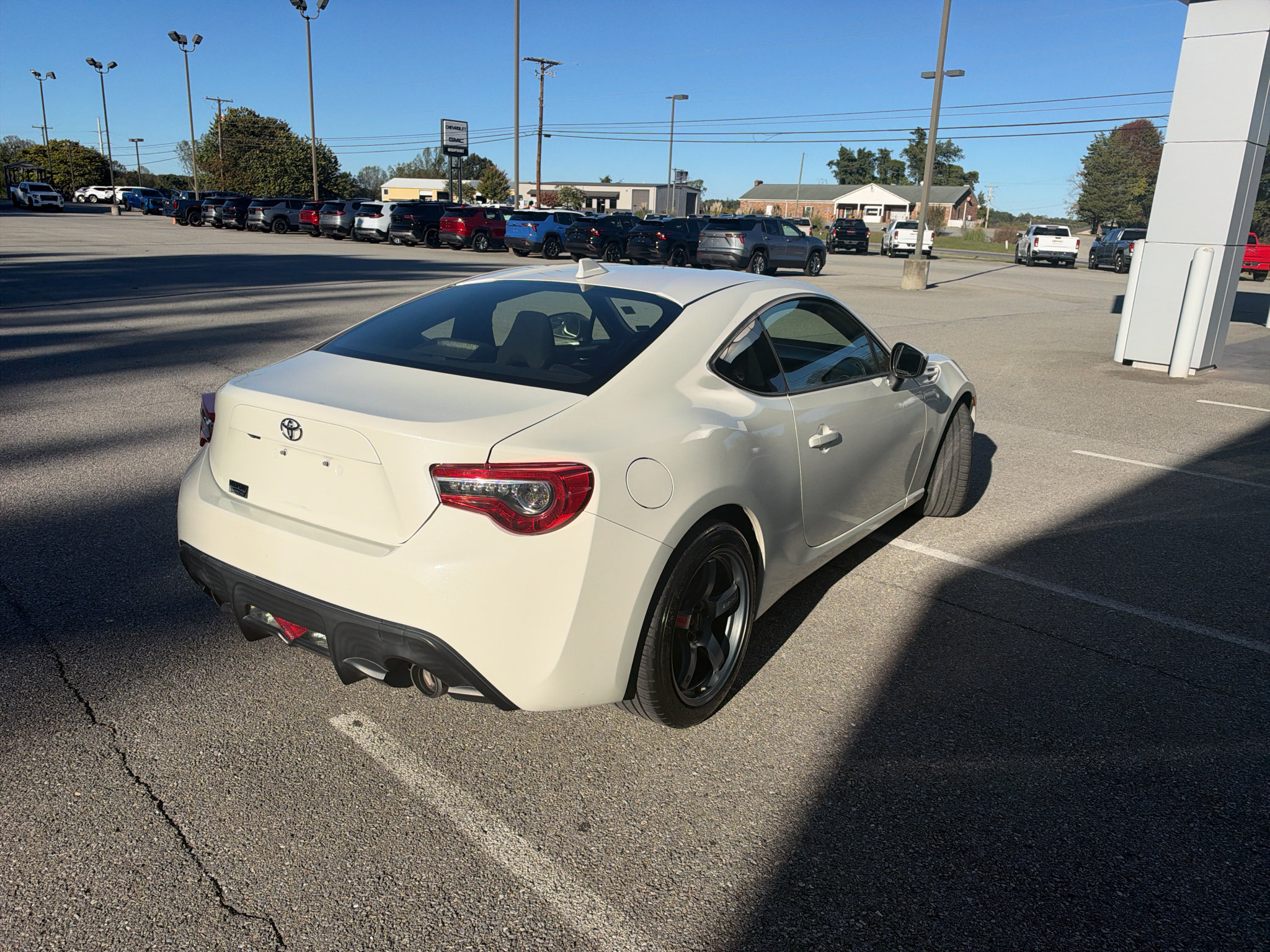 Used 2017 Toyota 86 RWD image 5