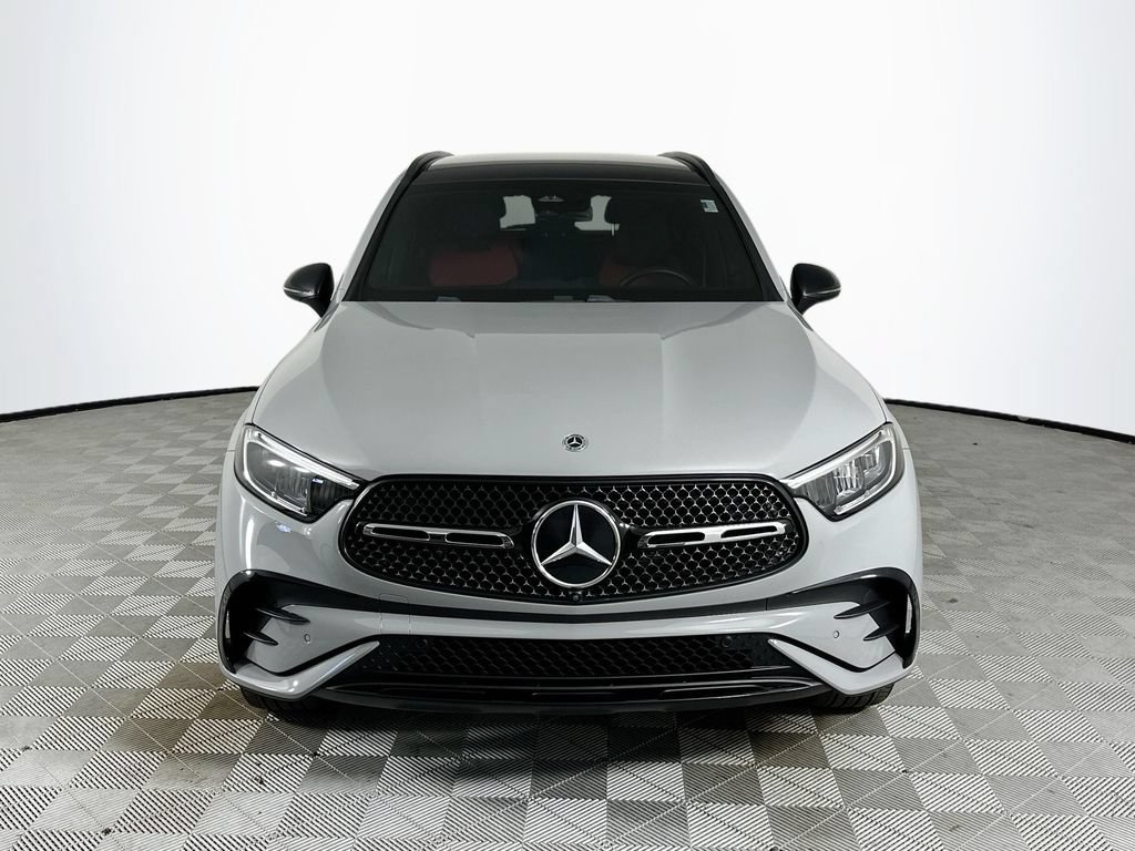 Used 2025 Mercedes-Benz GLC 300 4MATIC image 2
