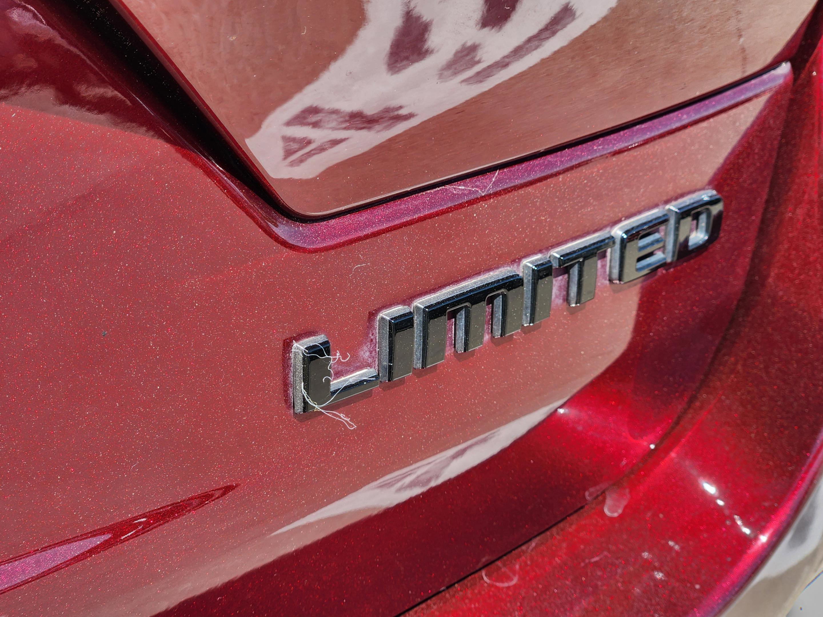 Used 2023 Jeep Grand Cherokee Limited w/ Black Appearance Package image 39