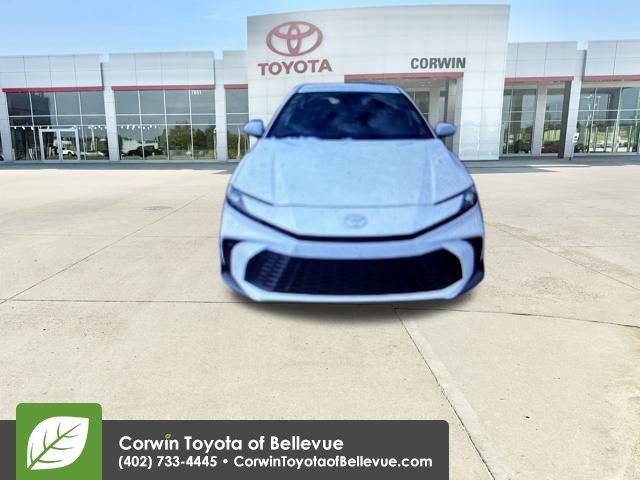 Used 2025 Toyota Camry SE image 13