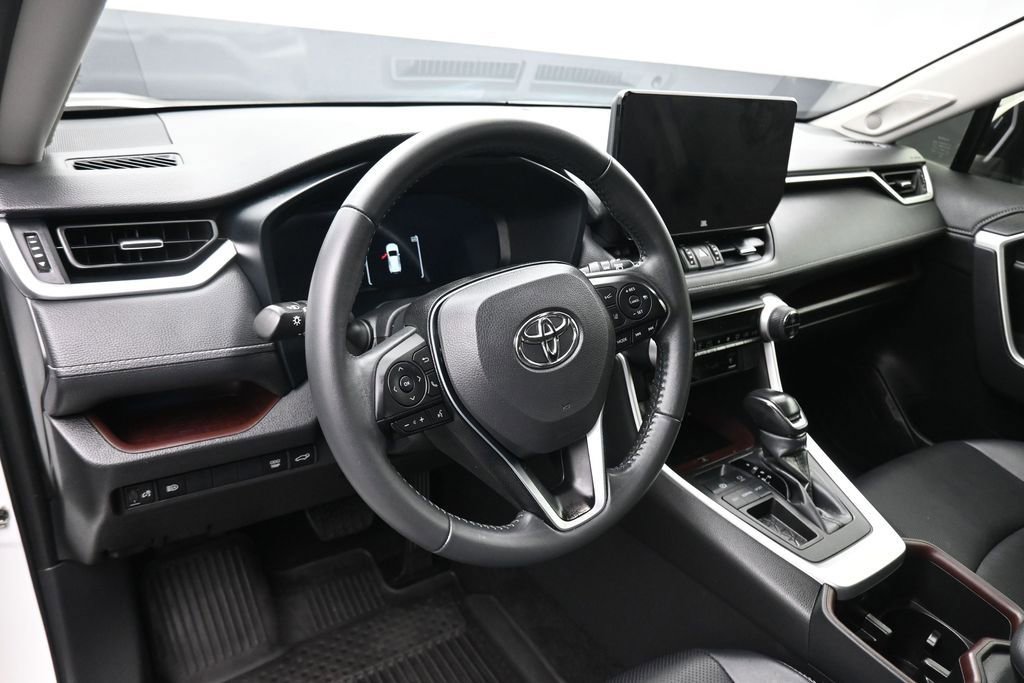 Used 2023 Toyota RAV4 Limited FWD image 13