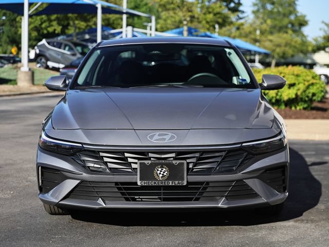 Used 2026 Hyundai Elantra SE FWD image 13