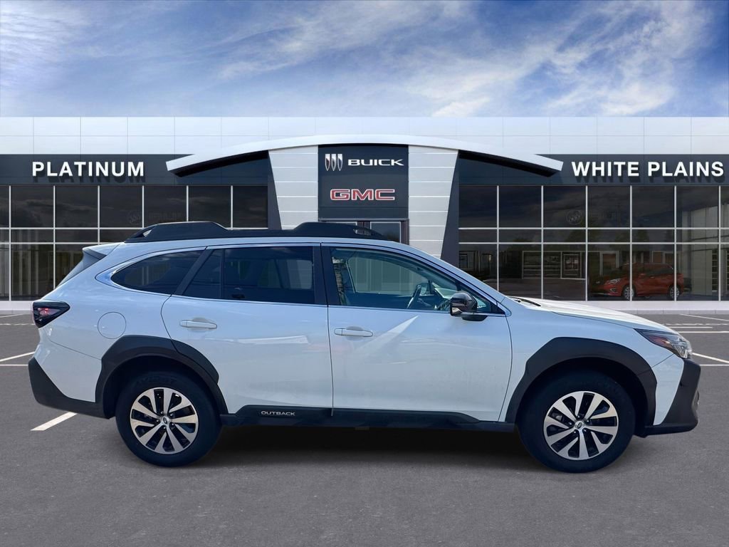 Used 2024 Subaru Outback Premium image 6