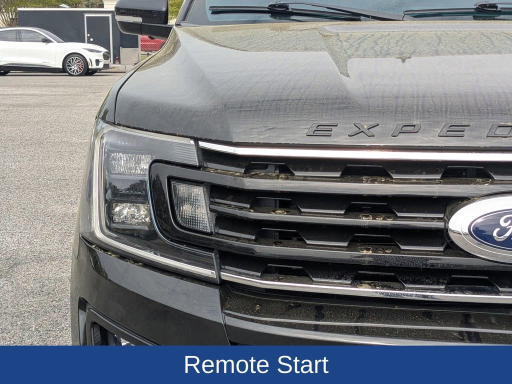 Used 2021 Ford Expedition Limited image 10