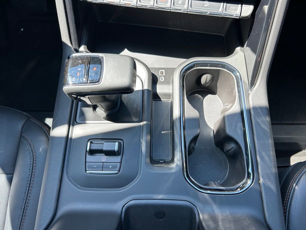 Used 2024 GMC Sierra 1500 AT4 w/ AT4 Preferred Package image 5