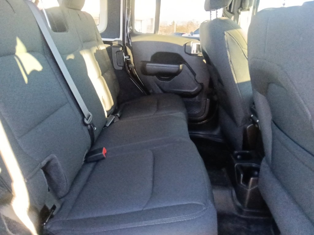 Used 2021 Jeep Wrangler Unlimited Sport w/ Technology Group image 27