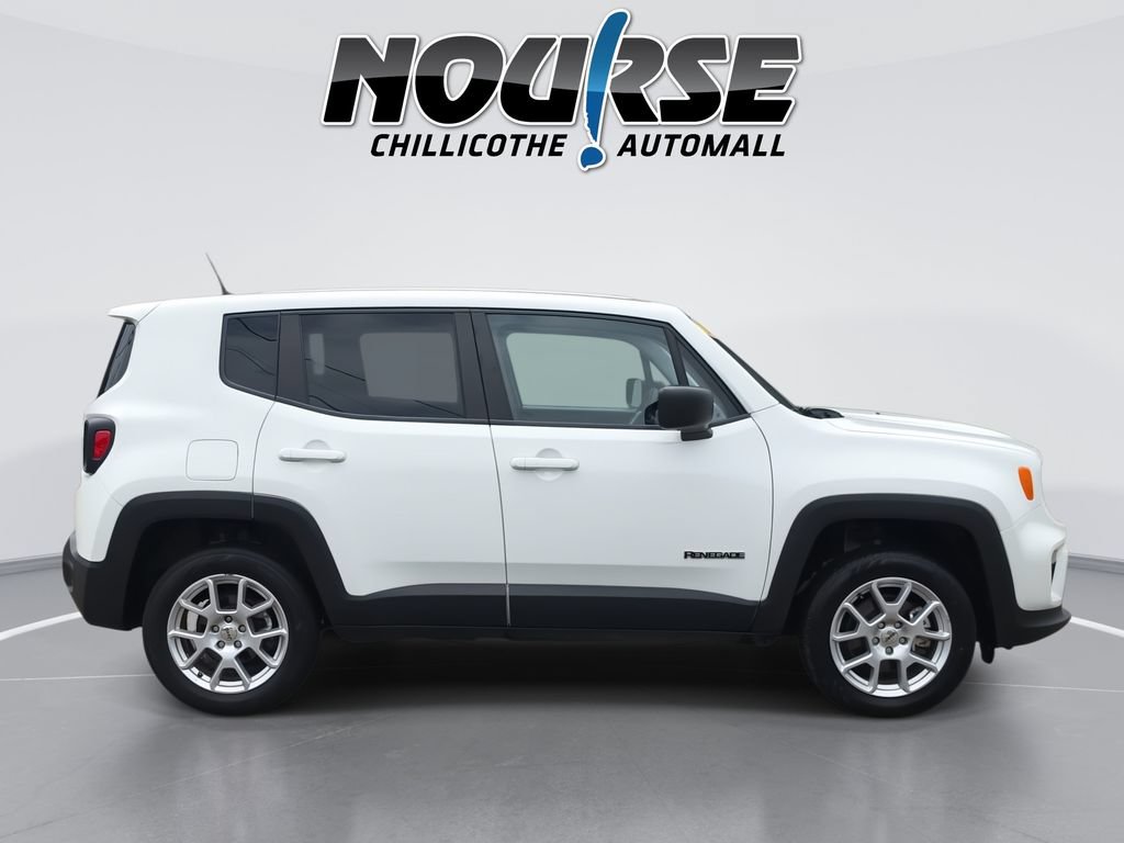 Used 2023 Jeep Renegade Latitude AWD/4WD image 9