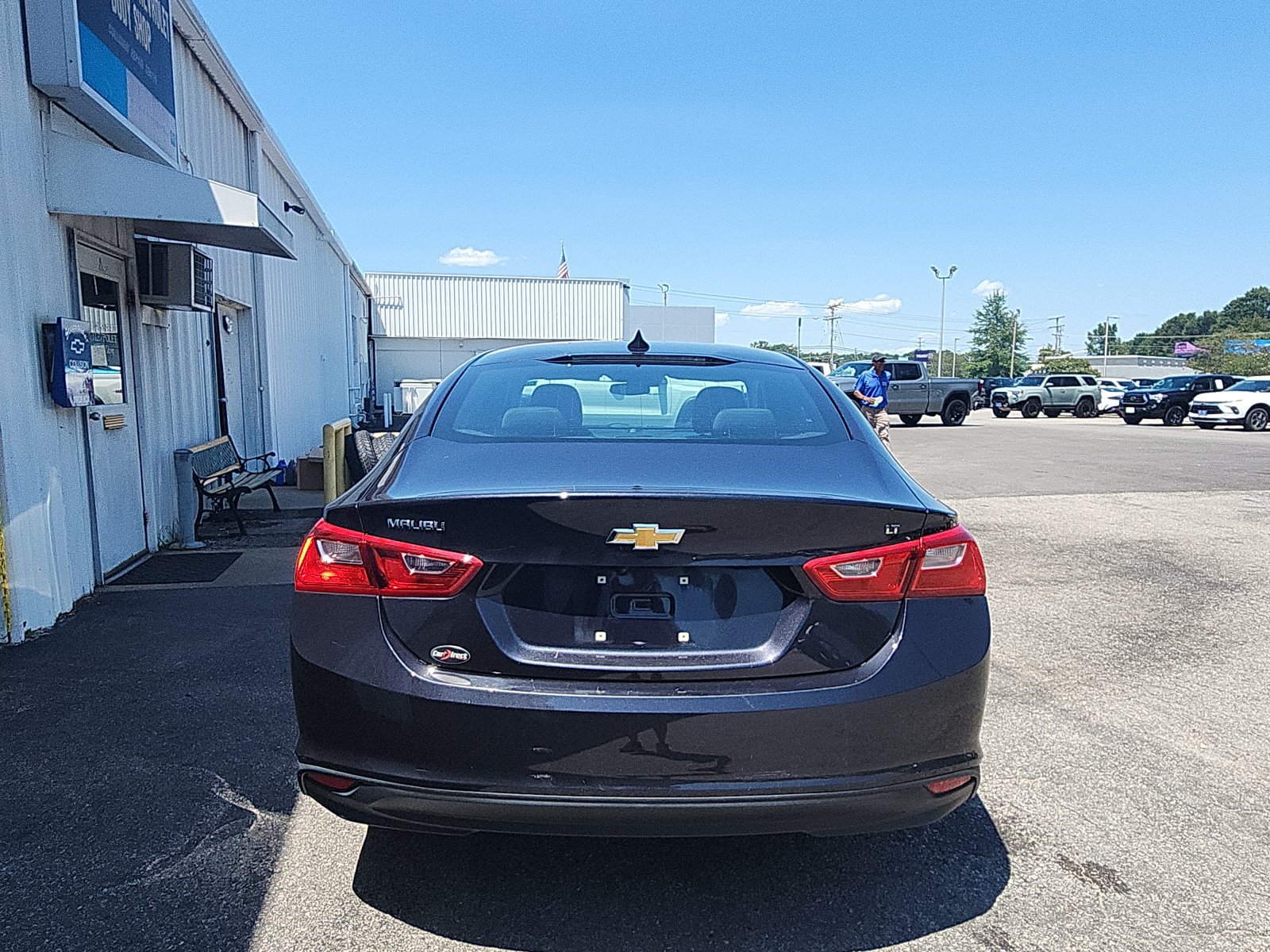 Used 2023 Chevrolet Malibu LT w/ LPO, Floor Liner Package FWD image 4