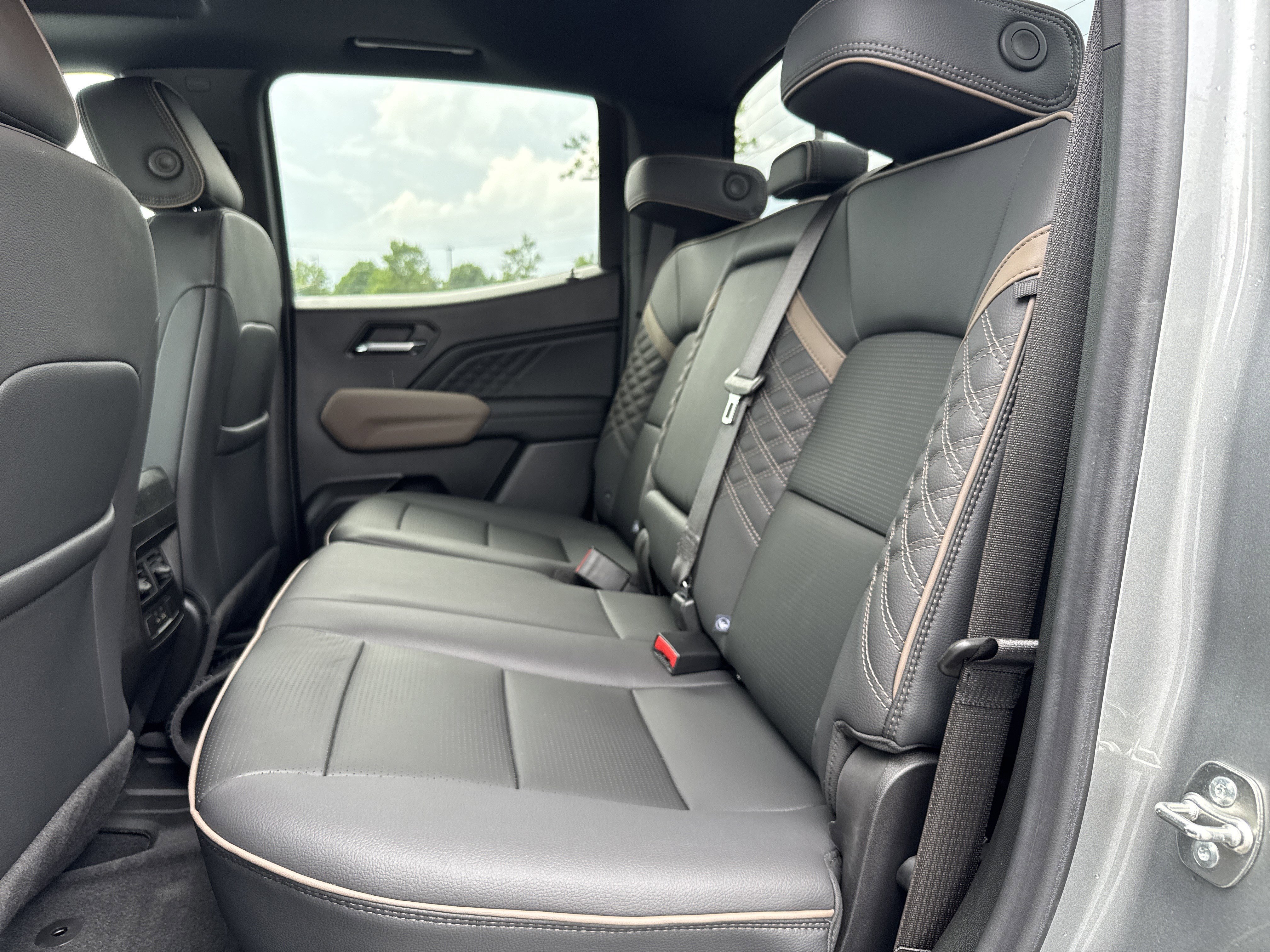 Used 2024 GMC Canyon Denali AWD/4WD image 29