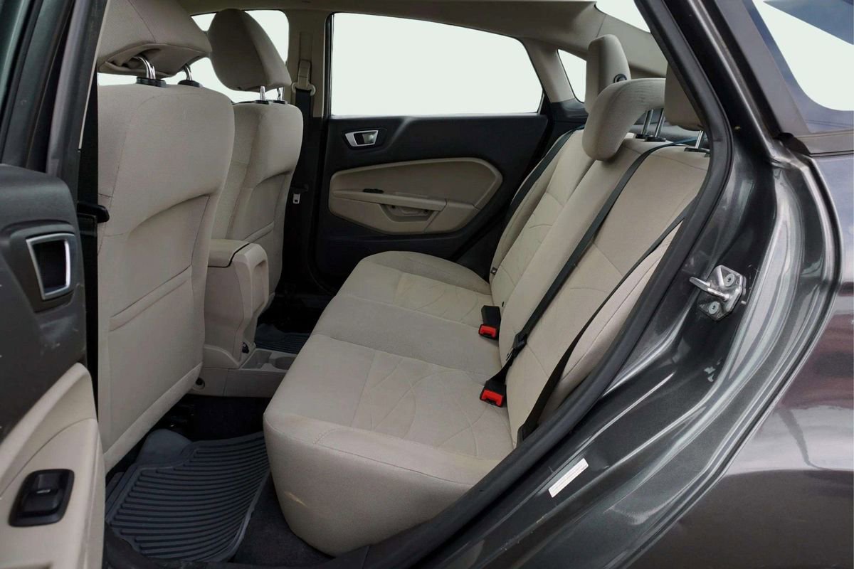 Used 2015 Ford Fiesta SE FWD image 16