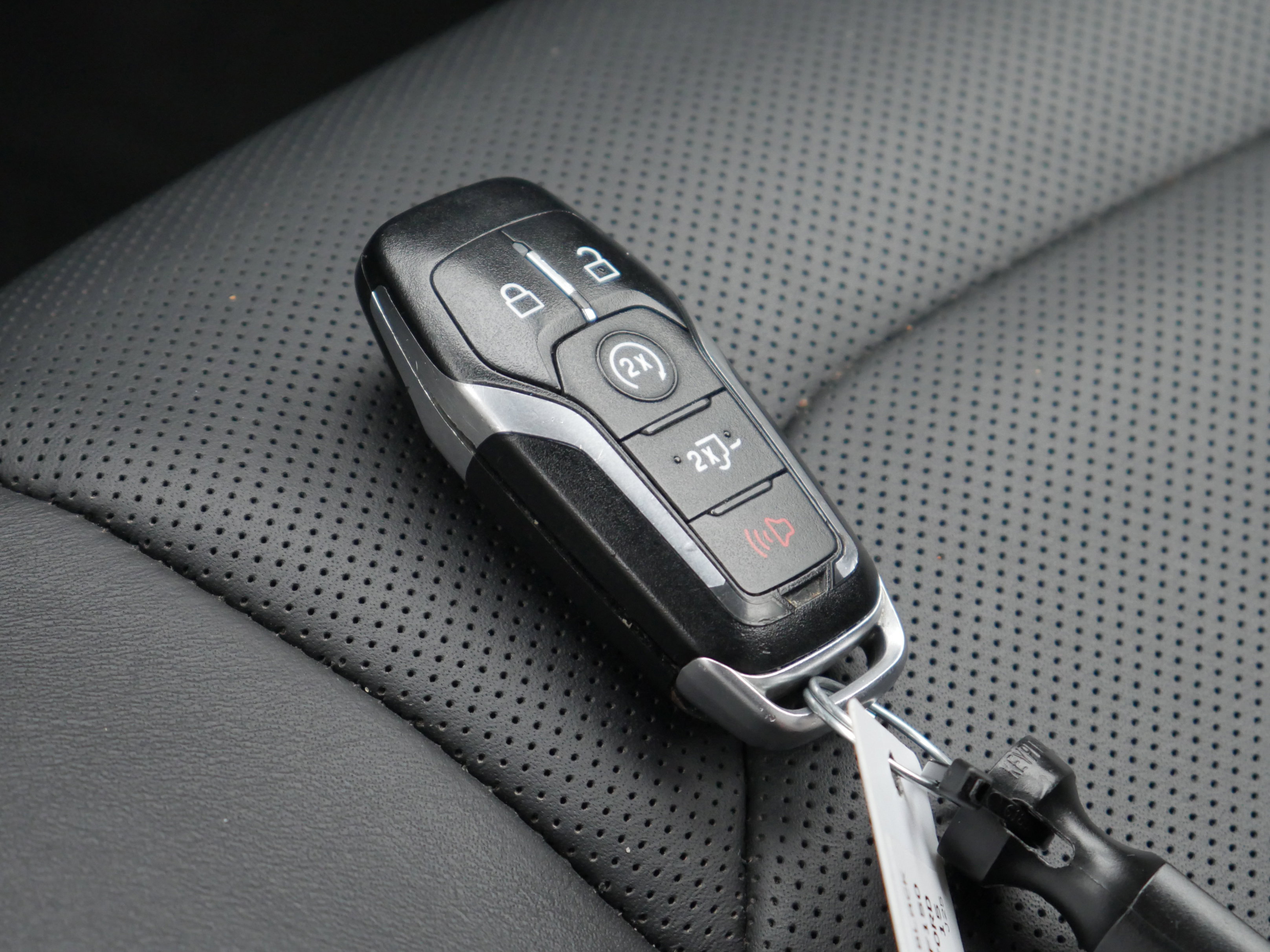 Used 2015 Ford F150 Platinum w/ Equipment Group 701A Luxury image 43