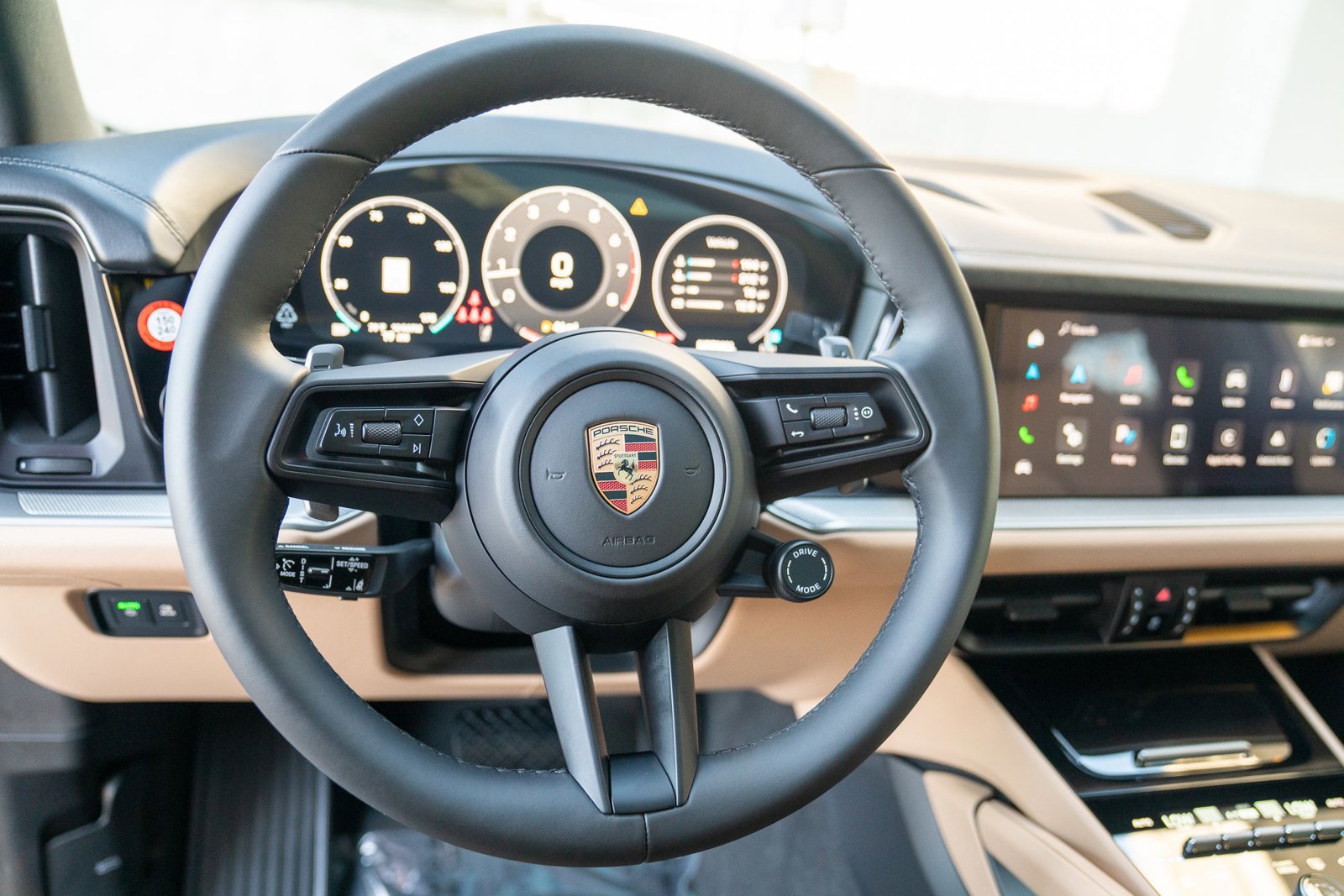 Certified 2025 Porsche Cayenne AWD/4WD image 12