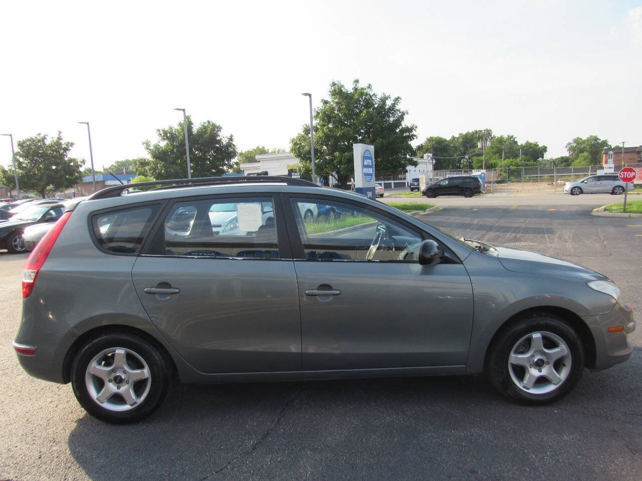 Used 2010 Hyundai Elantra SE w/ Popular Equipment Pkg 2 FWD image 8