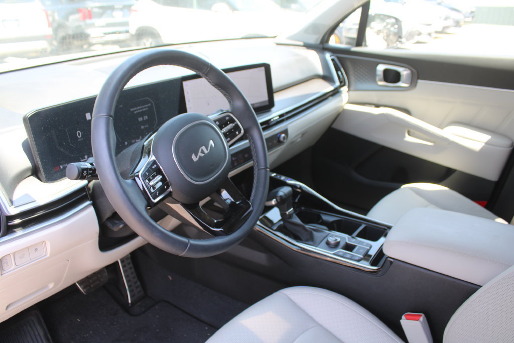 Certified 2024 Kia Sorento SX FWD image 23