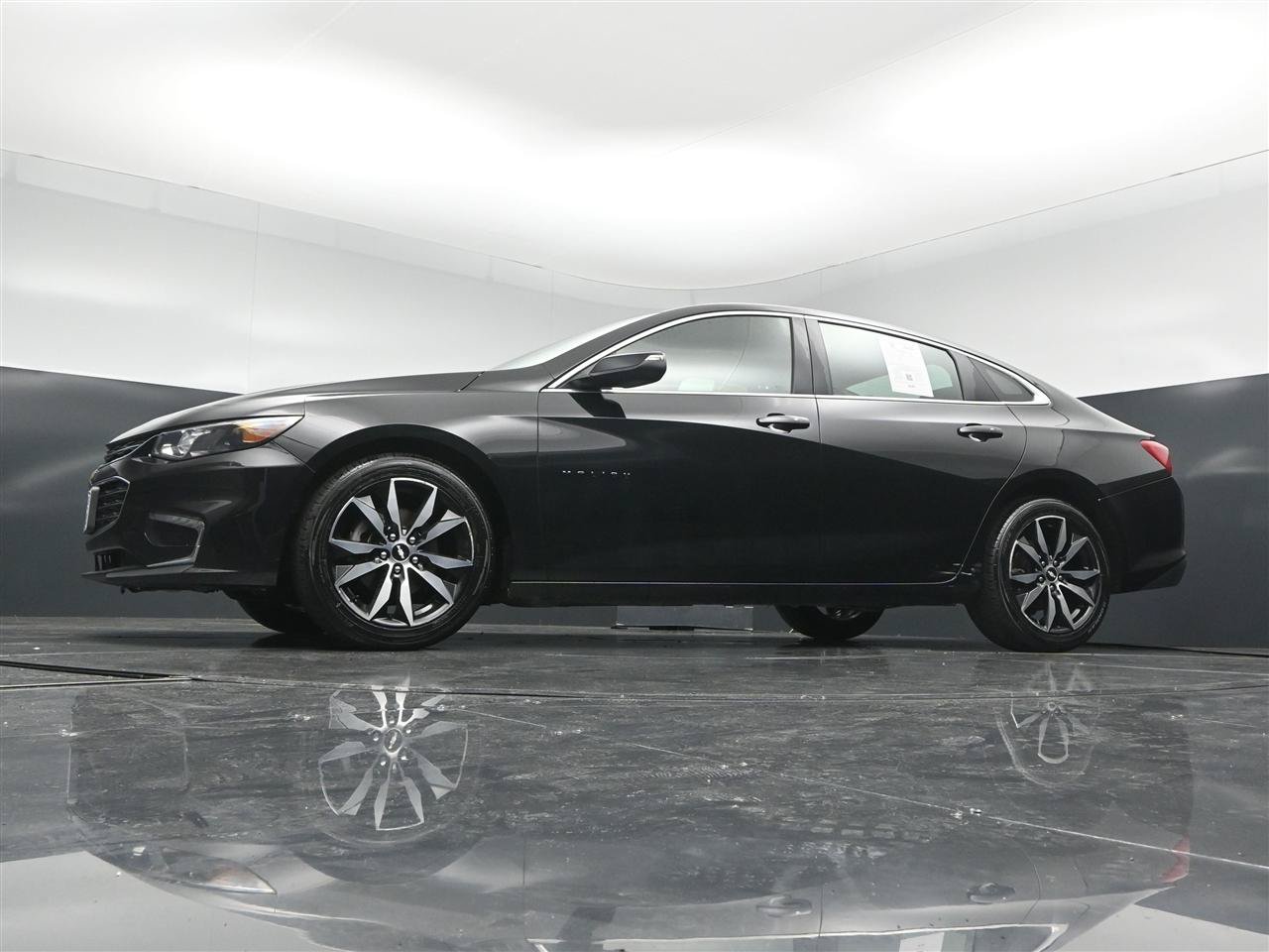 Used 2018 Chevrolet Malibu LT FWD image 27