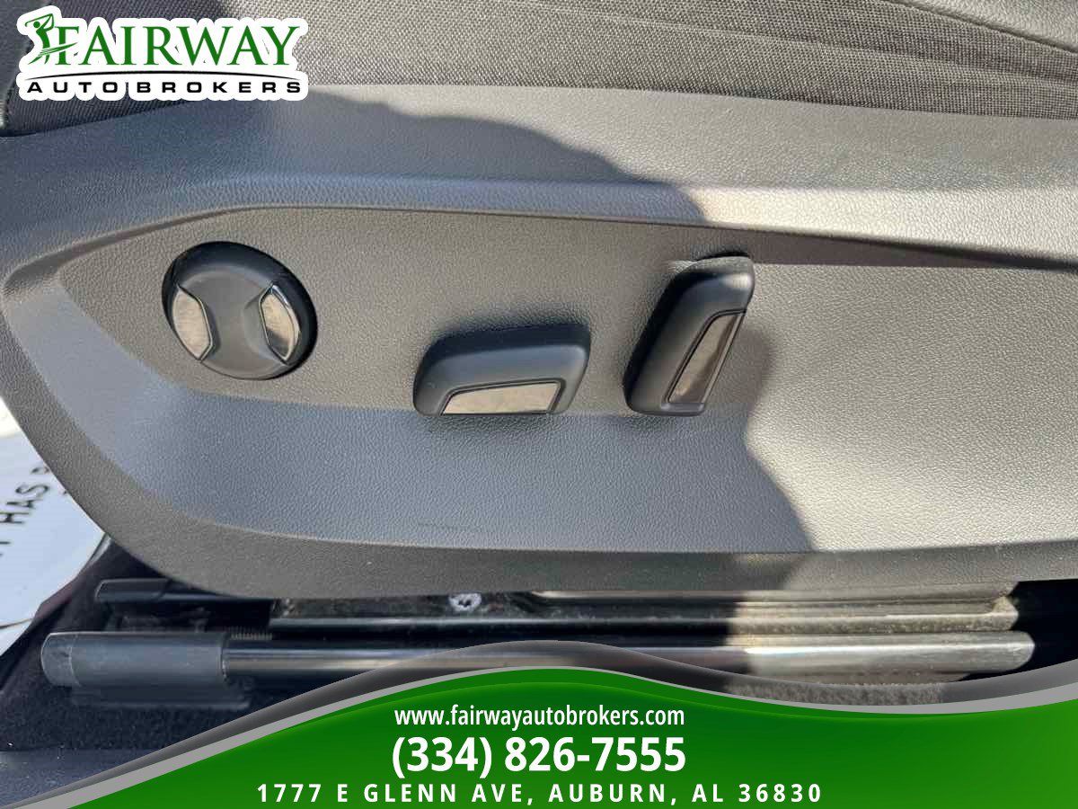 Used 2023 Volkswagen Tiguan SE AWD/4WD image 15