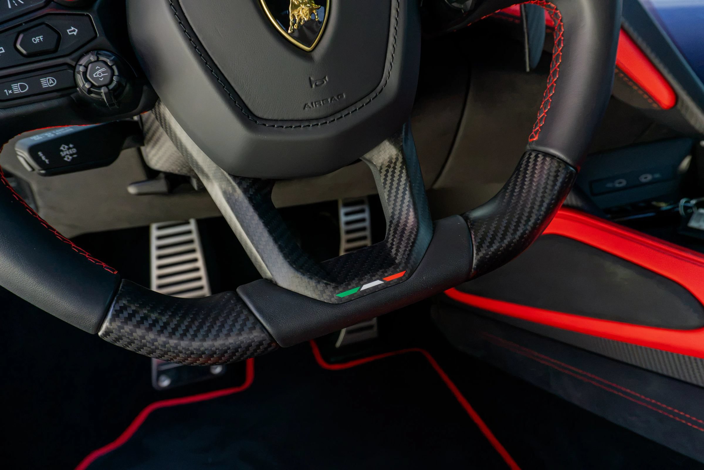 Used 2025 Lamborghini Revuelto AWD/4WD image 67