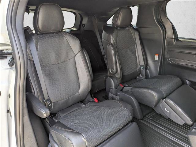 Used 2025 Toyota Sienna Platinum AWD/4WD image 23
