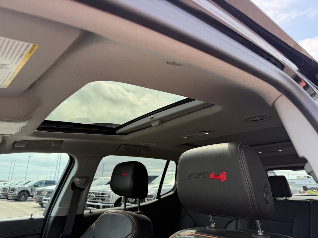 Used 2023 GMC Acadia AT4 w/ Technology Package AWD/4WD image 9