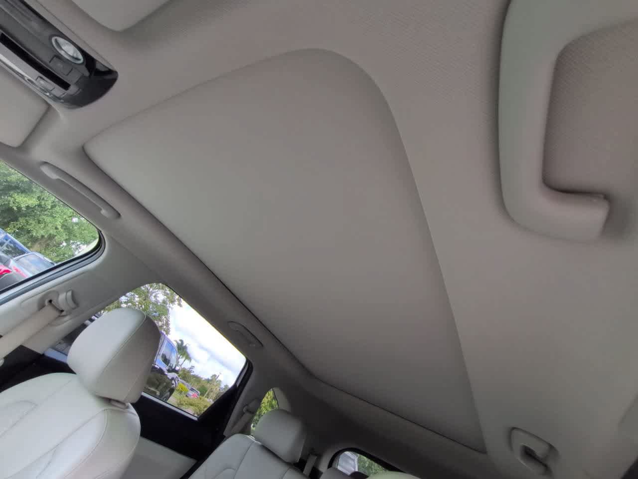 Used 2023 Kia Sorento S w/ Panoramic Sunroof Package FWD image 20
