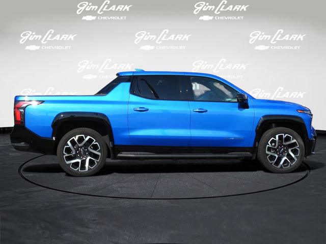 Used 2025 Chevrolet Silverado EV RST AWD/4WD image 28