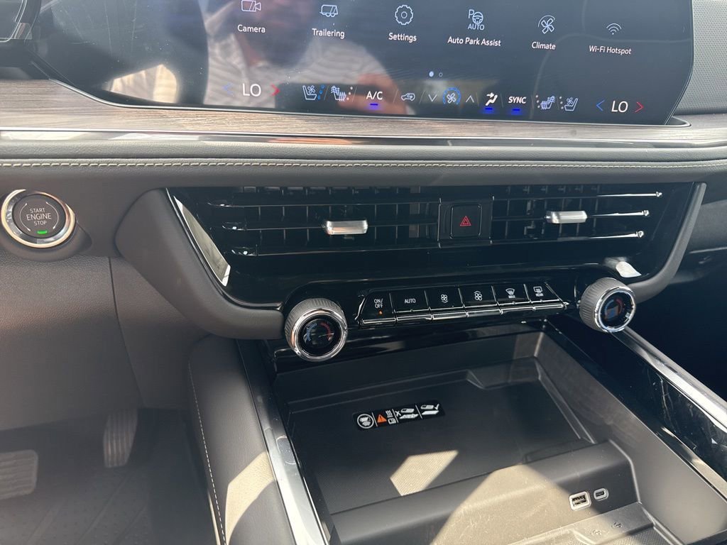 New 2026 Chevrolet Suburban Premier RWD image 13