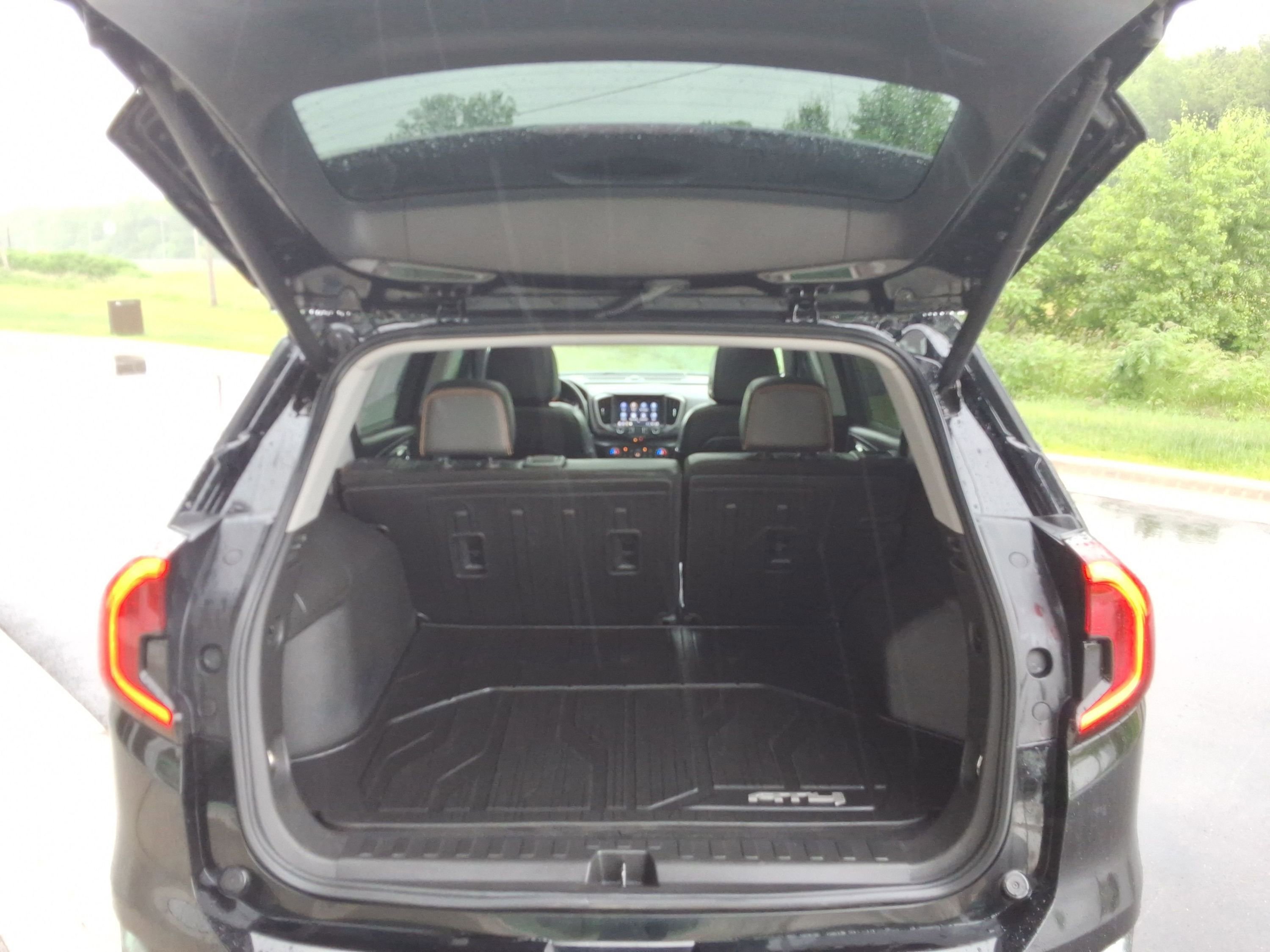 Used 2022 GMC Terrain AT4 w/ LPO, Floor Liner Package image 32