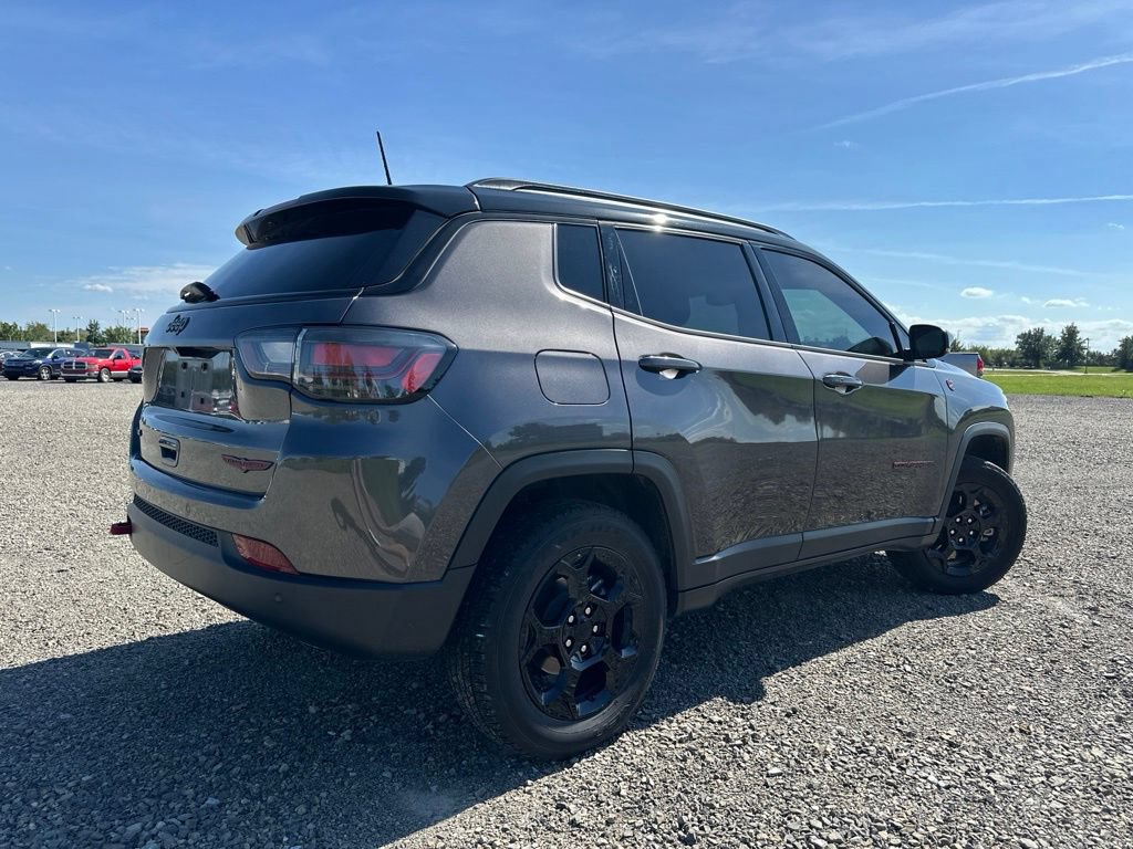 Used 2024 Jeep Compass Trailhawk w/ Trailhawk Elite Group AWD/4WD image 12