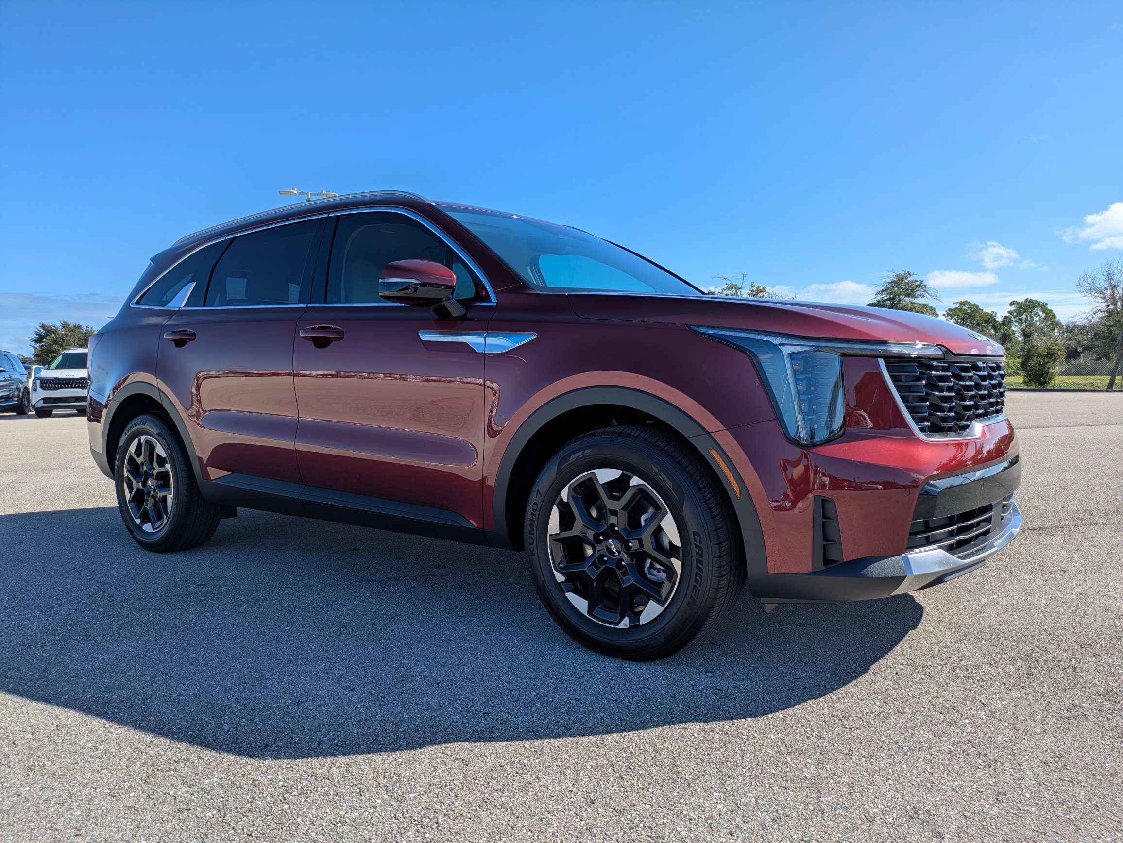 Certified 2025 Kia Sorento S FWD image 2