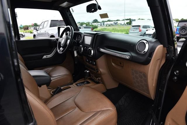 Used 2013 Jeep Wrangler Sahara w/ Dual Top Group AWD/4WD image 8