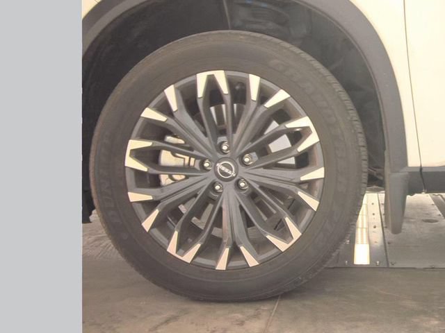 Certified 2025 Nissan Rogue SL w/ Tech Package AWD/4WD image 7