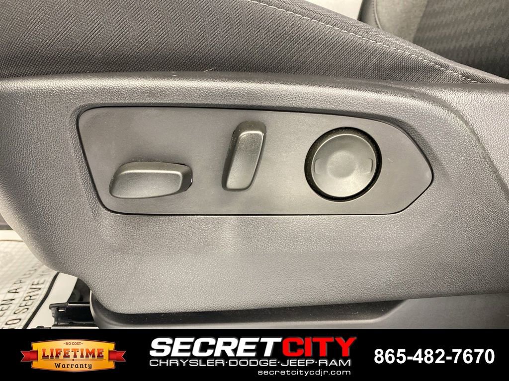 Used 2023 GMC Sierra 1500 Elevation image 13