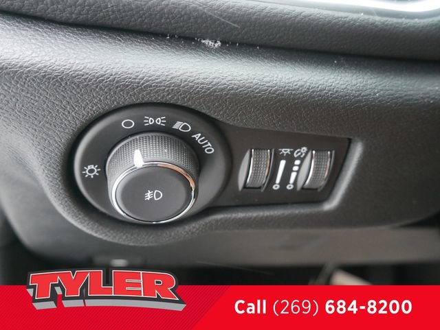 New 2026 Chrysler Pacifica Pinnacle w/ Trailer Tow Group AWD/4WD image 24