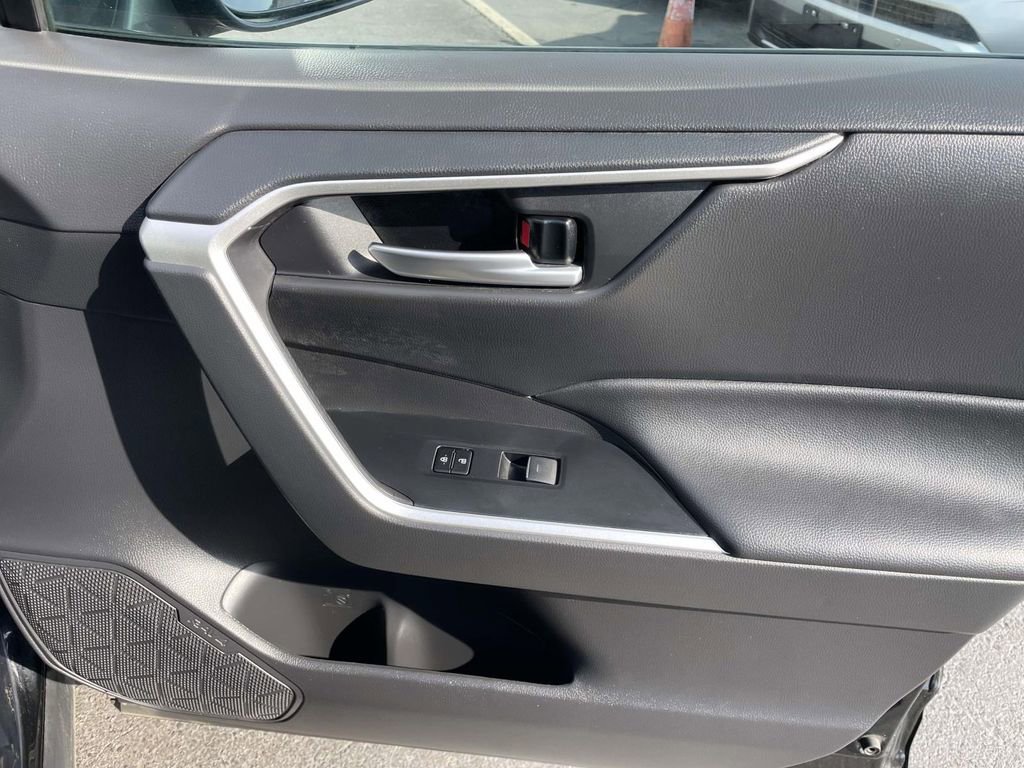 Used 2024 Toyota RAV4 AWD Hybrid image 45